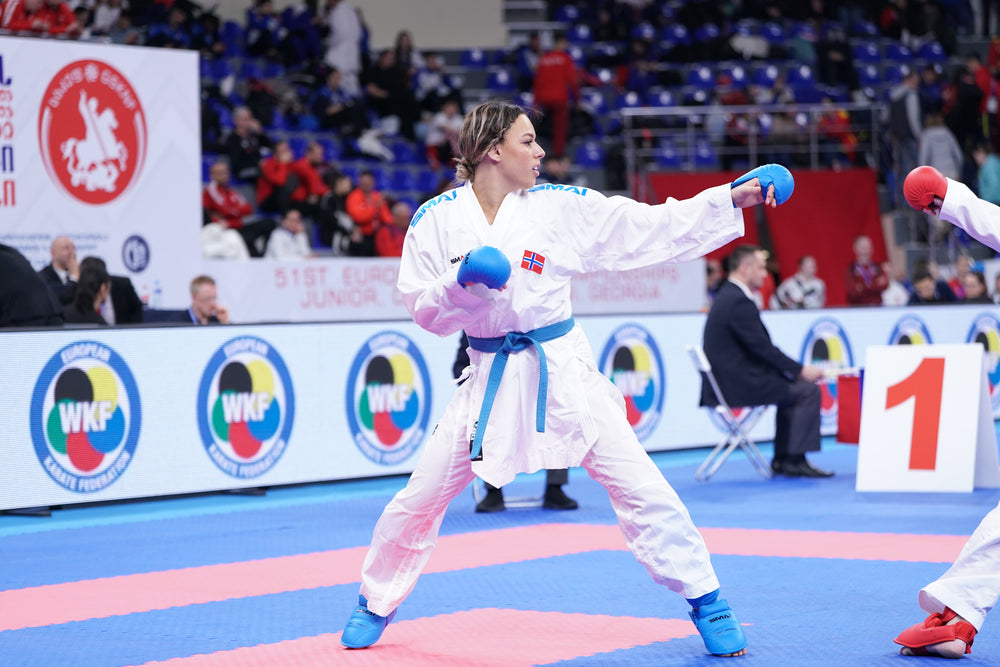 INAZUMA 6oz PREMIUM KUMITE GI PAKKE - RØD OG BLÅ JAKKE