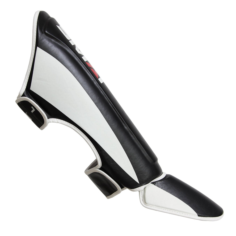 ESSENTIALS THAI LEGG OG VRISTBESKYTTER