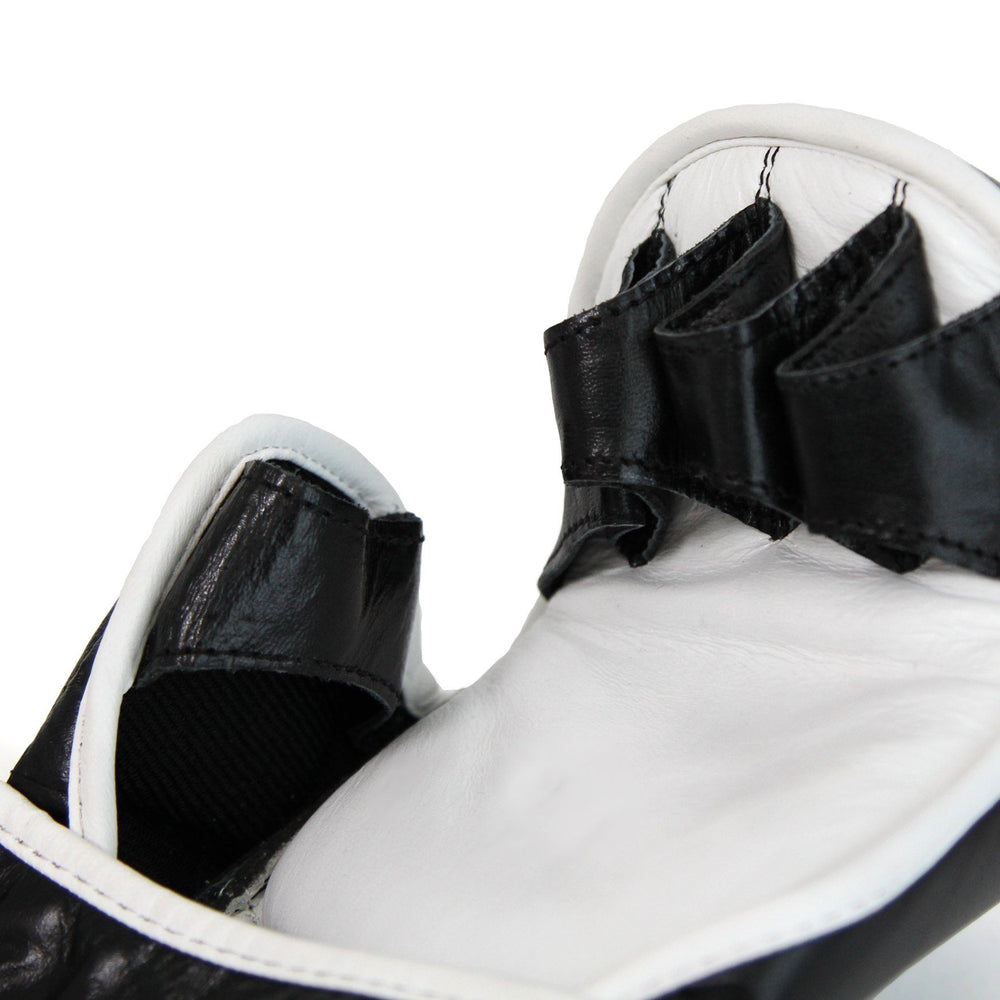 shute gloves, boxing gloves, title boxing gloves, winning boxing gloves, boxing gloves women, boxing gloves for women, boxing gloves men, training gloves, mens training gloves, training boxing gloves, womens training gloves, sparring gloves, sparring boxing gloves